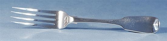 A matched set of three George IV silver fiddle pattern table forks, Weight 9oz/285 grms